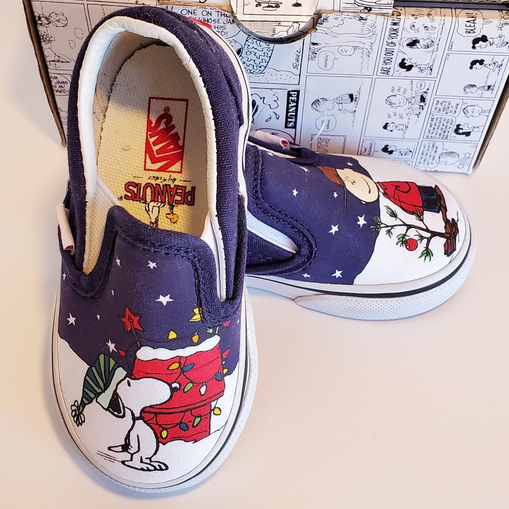 Vans Classic Slip-On Peanuts Charlie Christmas Tree, Size 5.5T
